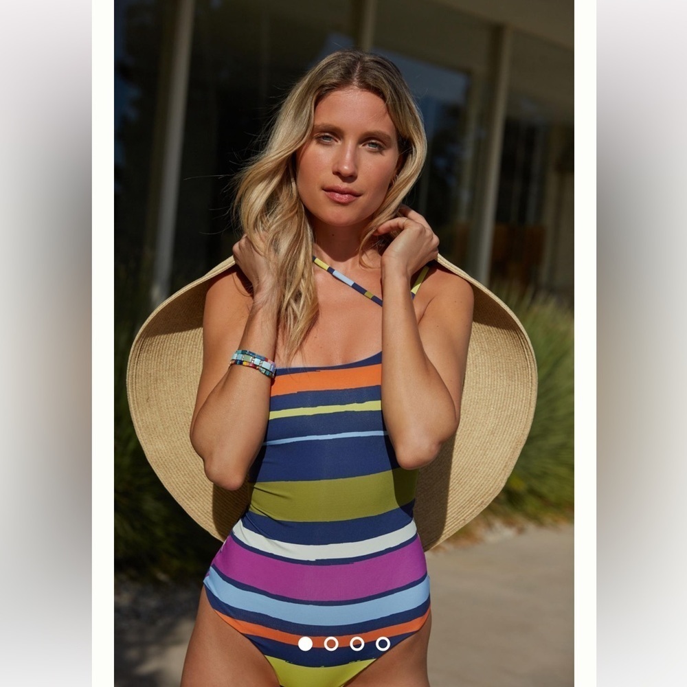 Anthropologie NWT Cala de la Cruz Mela One-
Piece Swimsuit Size XS.